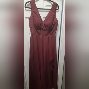 Chic Maroon Sleeveless Gown